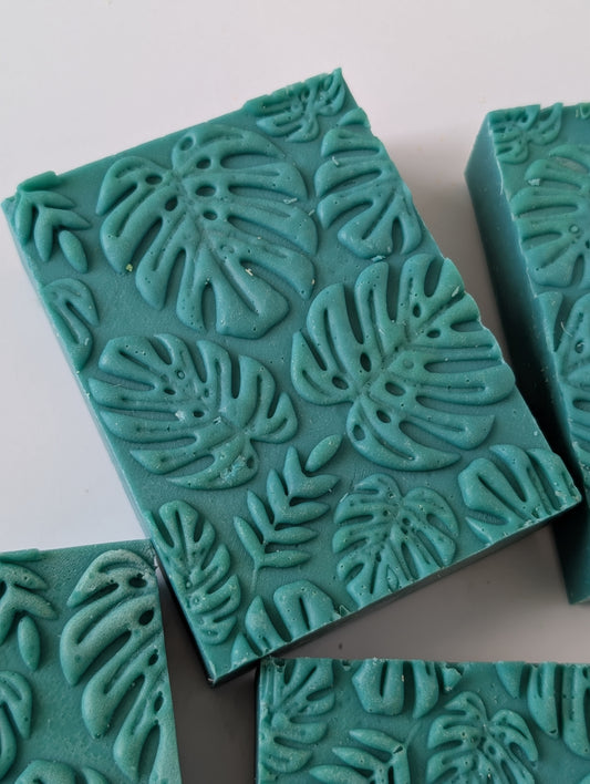 **Monstera Leaves- Fresh Springtime scented**