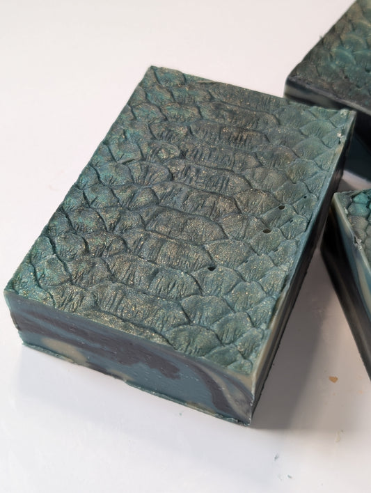 ** Indonesian Teakwood - Snakeskin texture **