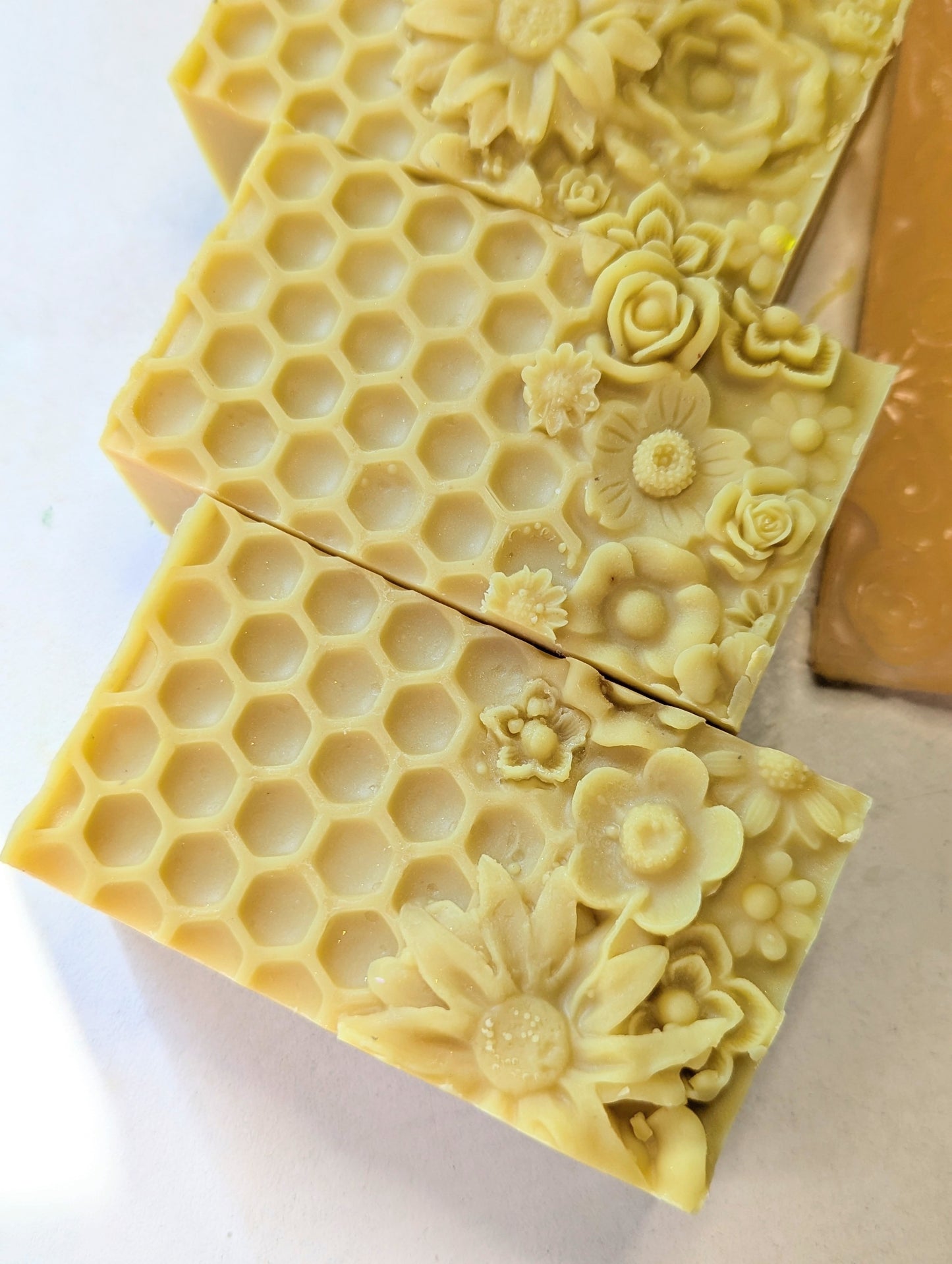 **Neroli & Beeswax - NEW**