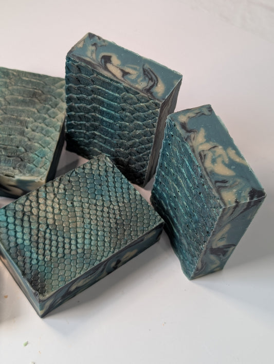 ** Indonesian Teakwood - Snakeskin texture **